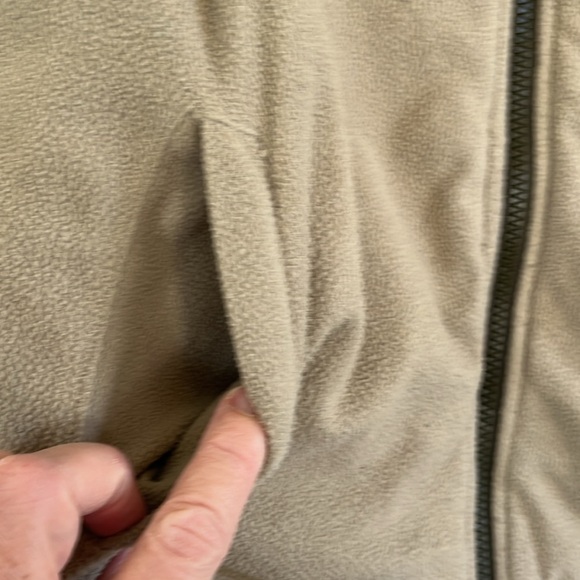 Unbranded boys reversible fall/winter vest (please see measurements) - Picture 7 of 9